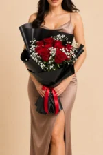 Midnight Romance – 12 Red Roses